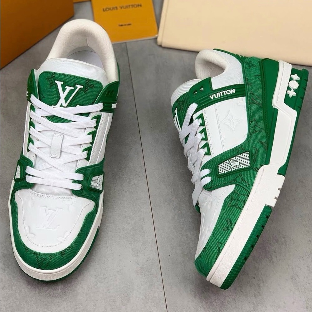 Louis Vuitton White and Green LV Trainer Sneaker - Picture 2 of 4